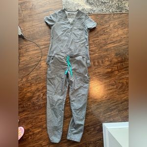 Figs grey scrubs set xs